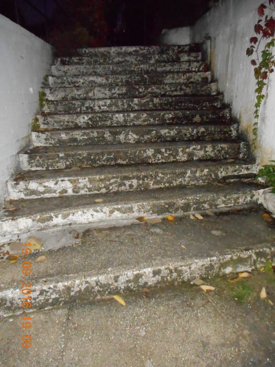 Treppe zum Strand Ithea Suites Hotel