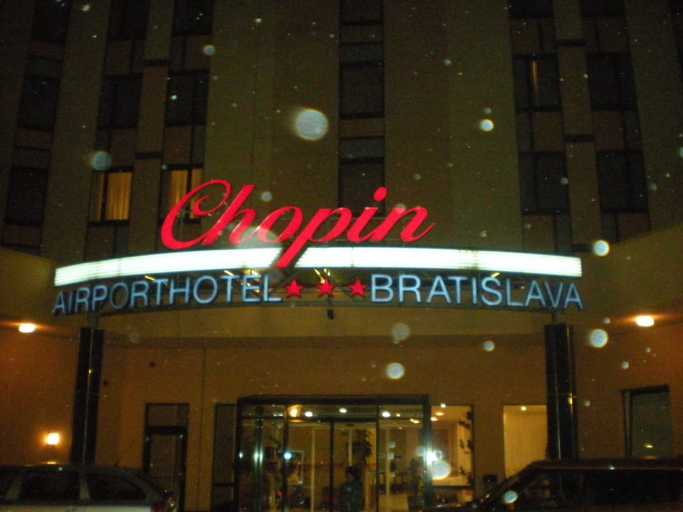 Haupteingang Vienna House Easy Bratislava