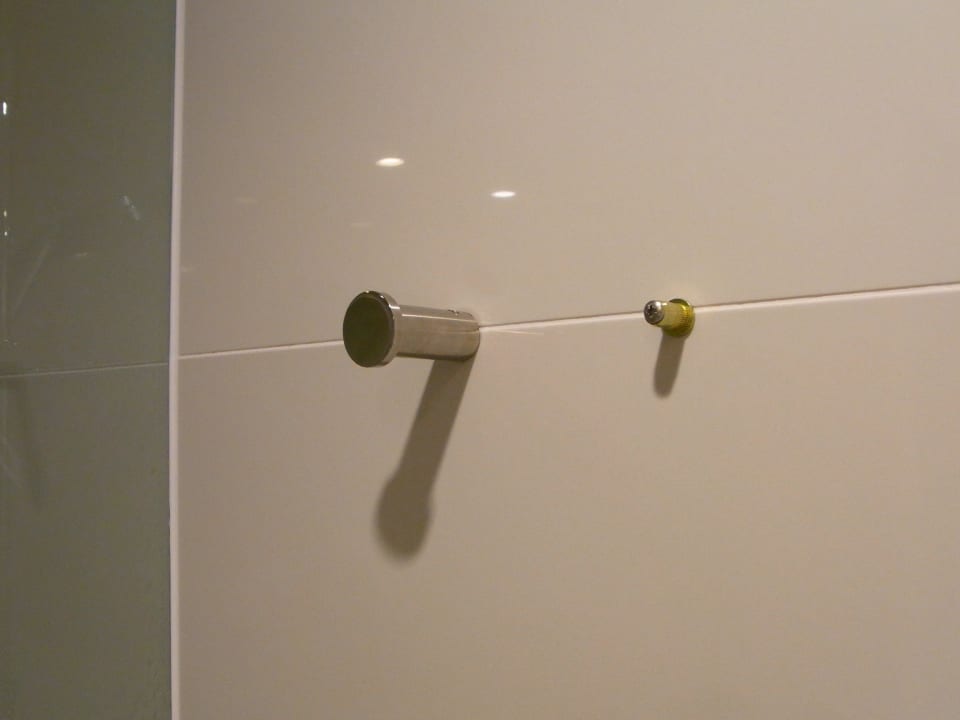 Fehlender (defekter) Handtuchhalter Hotel H10 London Waterloo