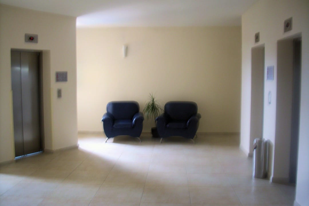 Flur zu den Fahrstühlen GRIFID Club Hotel Arabella