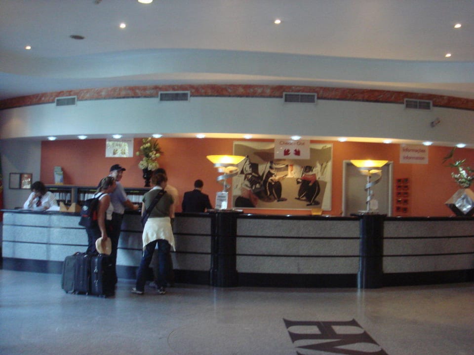 Rezeption Hotel Mundial