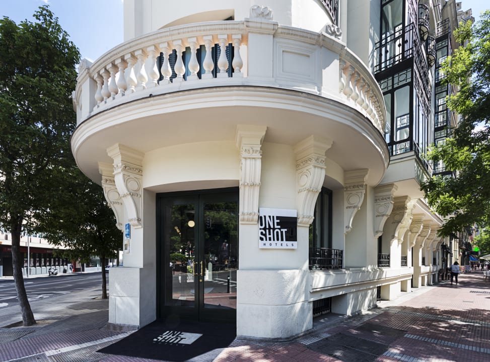 Lobby One Shot Luchana 22