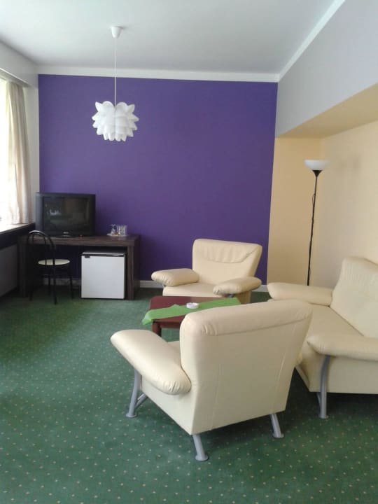 2. Teil des großen Zimmers  Hotel Albrechtshof