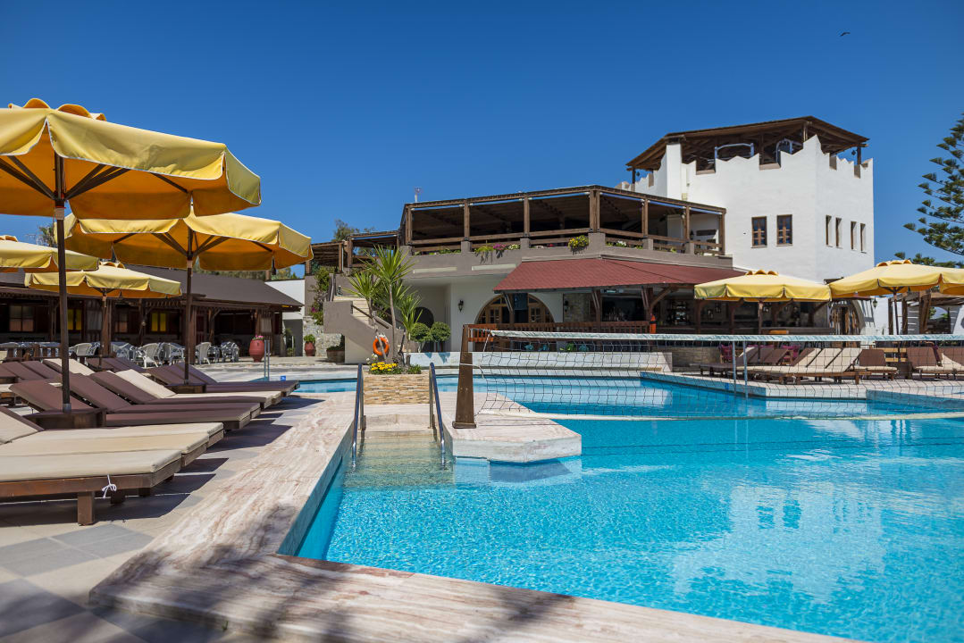 Pool Gaia Garden Hotel