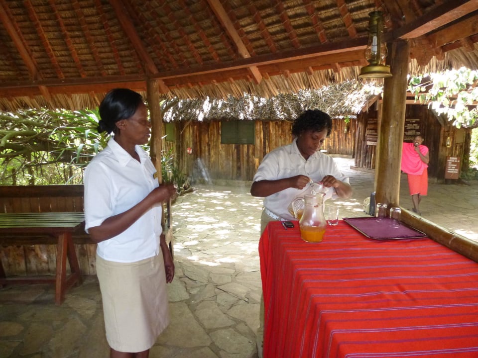 Nochmalige Begrüßung in der Loby Tented Camp Mara - Intrepids