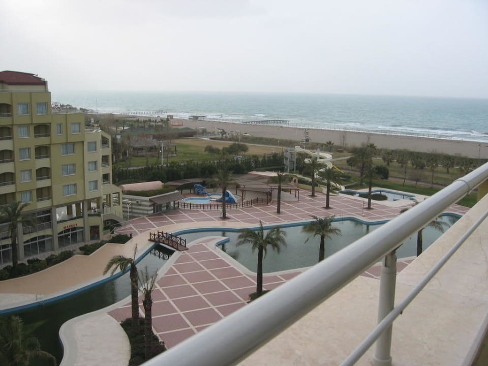 Blick vom Balkon im 7. Stock Selectum Family Resort Side