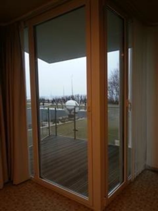 Blick zum Balkon/Strandpomenade Marine Hotel by Zdrojowa