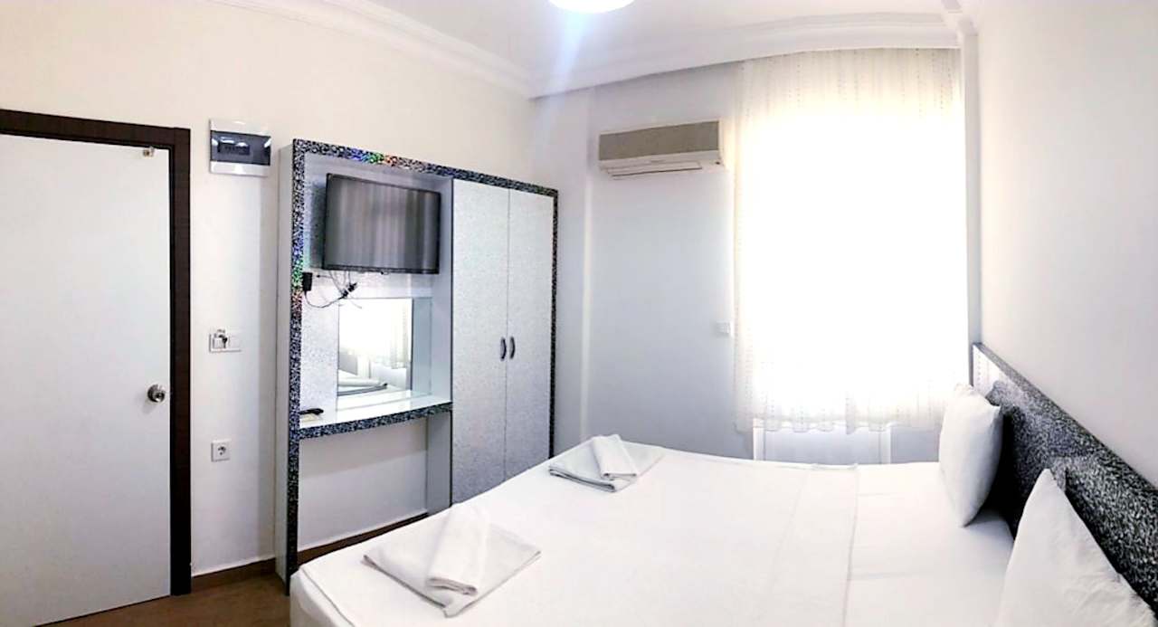 Zimmer Lavin Garden Hotel