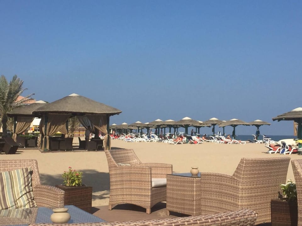 Z baru na plaży  Fujairah Rotana Resort & Spa