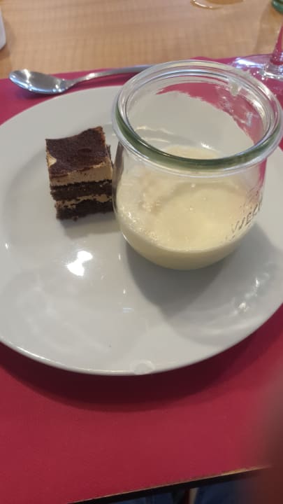 Gastro Hotel LIVVO Anamar Suites