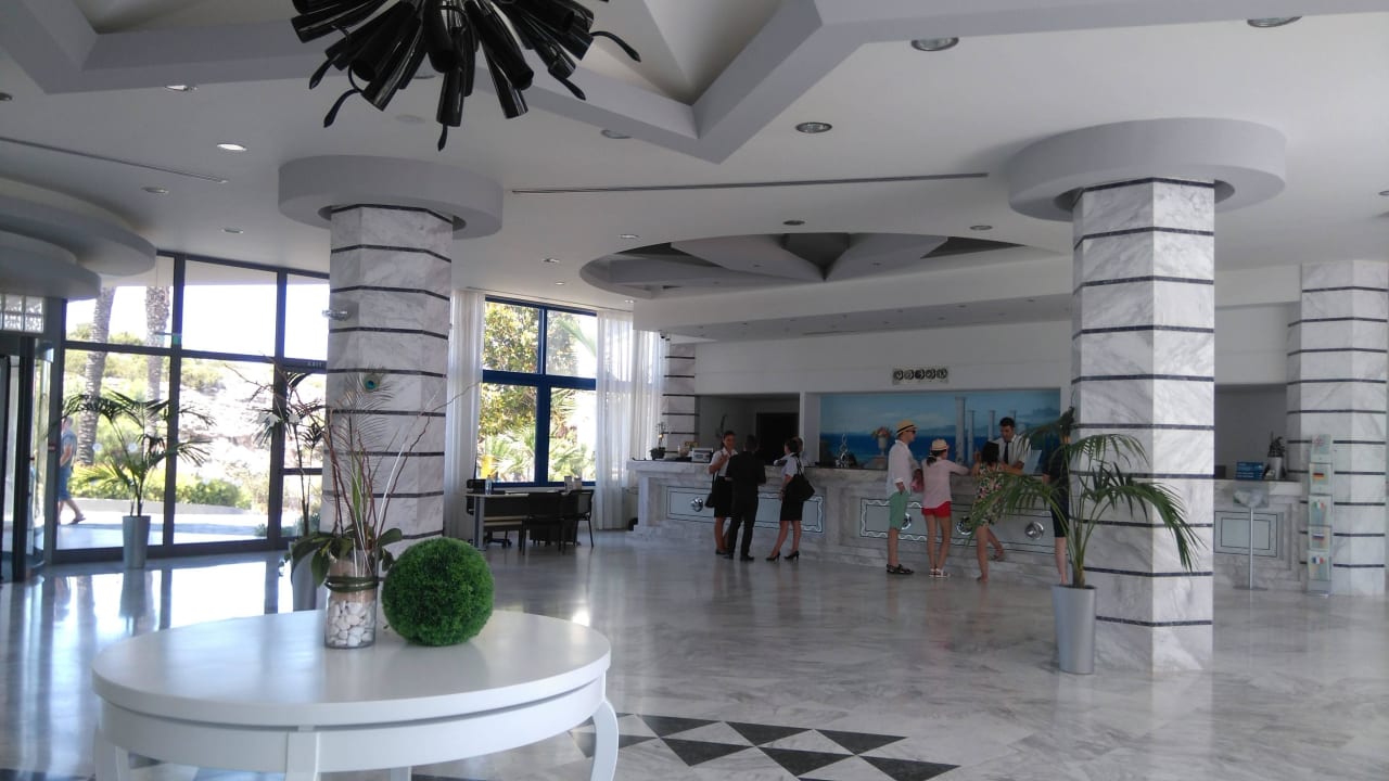 Rezeption des Hotels Rodos Princess Beach Hotel & Spa