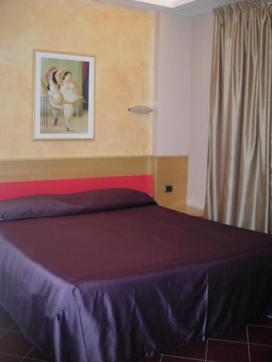 Das gemütliche Bett Hotel Diana Pompei