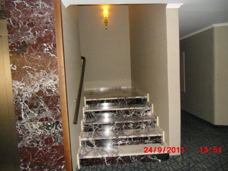 Treppe Hotel Grand Okan