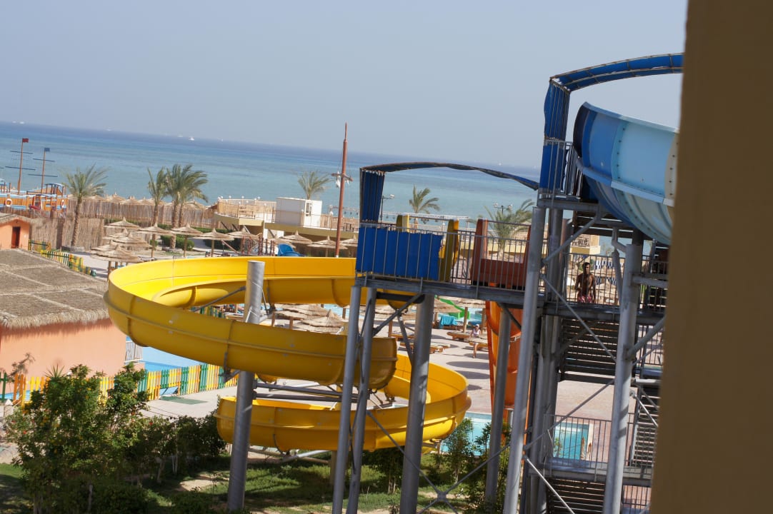 Widok z pokoju Titanic Beach Spa & Aqua Park