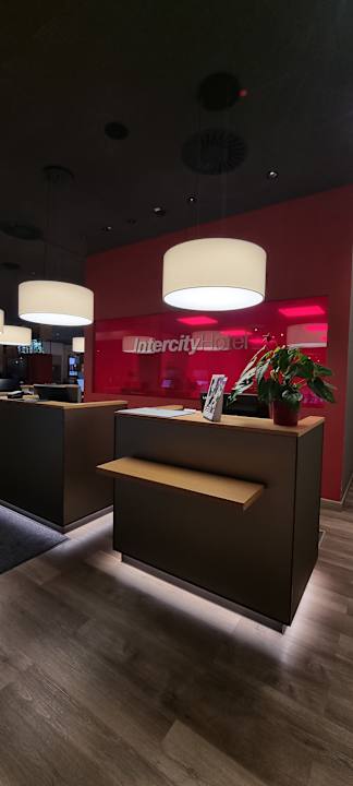 Lobby IntercityHotel Berlin Airport BER Terminal 1+2