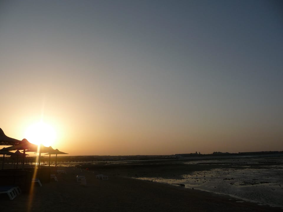 Strand bei Sonnenuntergang Stella Beach Resort & Spa Makadi Bay