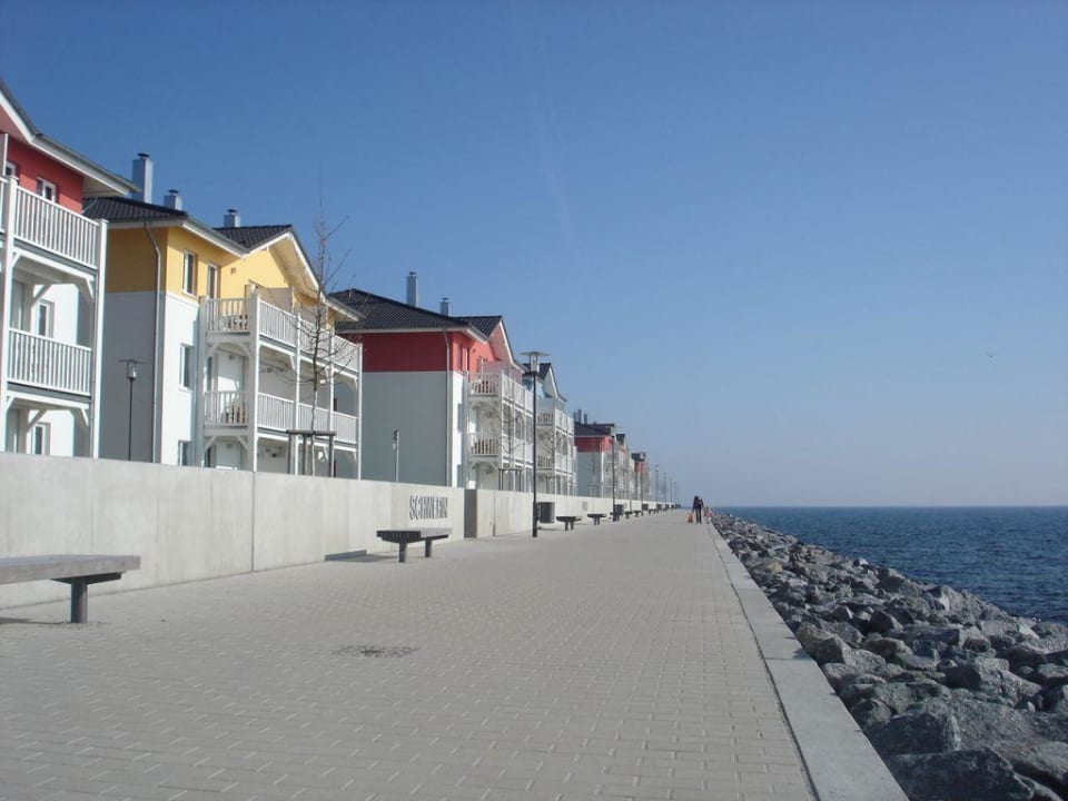 Der Weg um das Resort herum BEECH Resort Boltenhagen