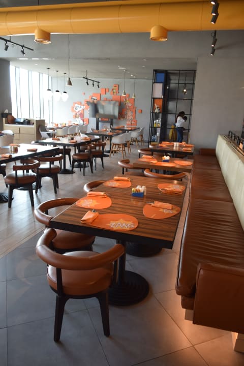 Gastro The WB Abu Dhabi, Curio Collection By Hilton