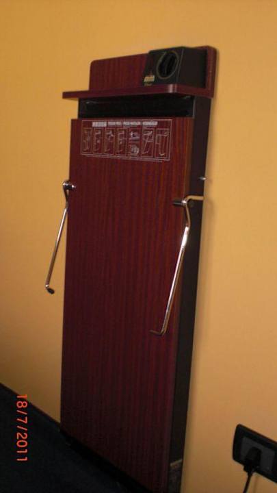 Hosenbügler im Zimmer Columbus Sea Hotel
