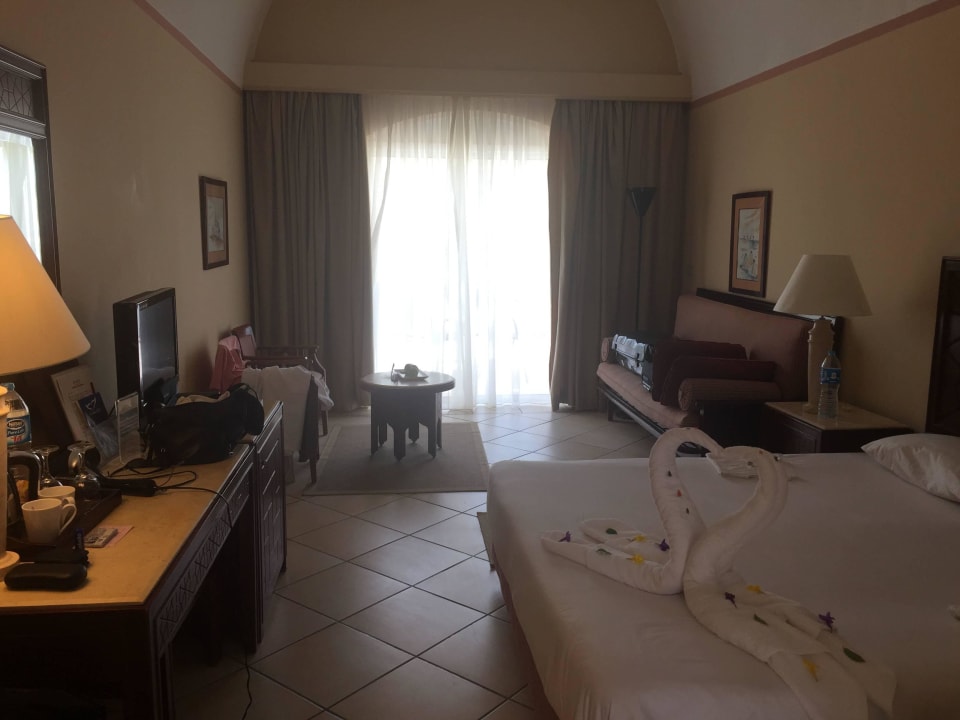 Das Zimmer ist besonders groß. Mit toller Terrasse Iberotel Makadi Beach