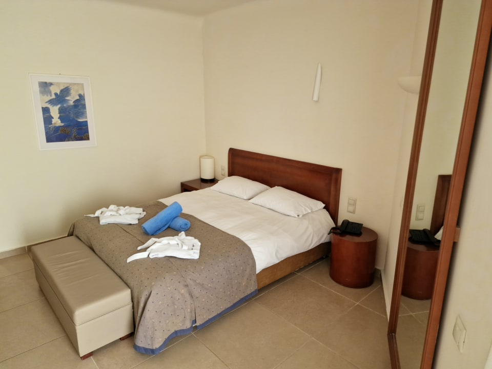 Zimmer Apollonia Beach Resort & Spa