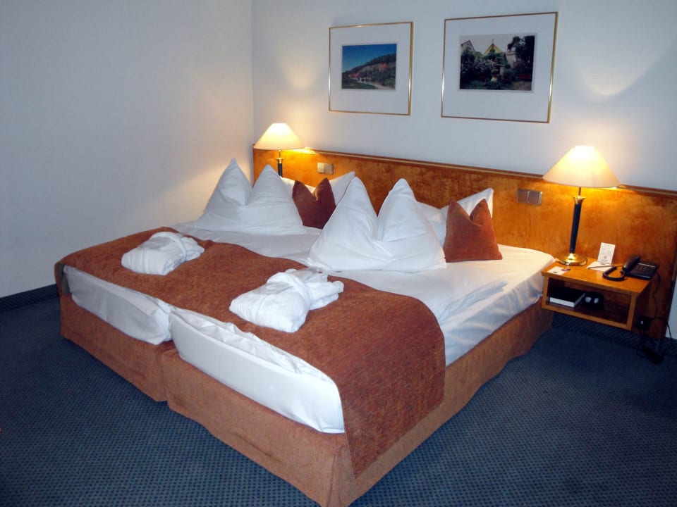 Gemütliches Bett Dorint Hotel Dresden