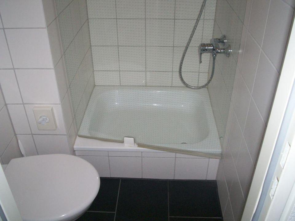 Kleines Bad Motel One Frankfurt Airport