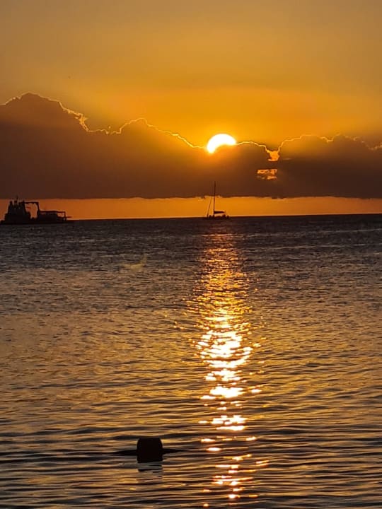 Strand Tarisa Resort & Spa