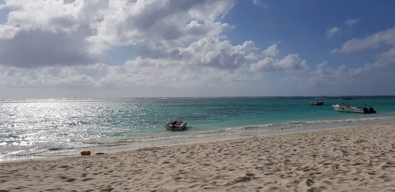 Strand Crystals Beach Resort Belle Mare, a member of Radisson Individuals