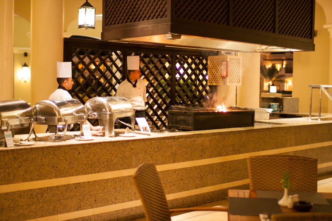 Ресторан на открытом воздухе JAZ Aquamarine Resort