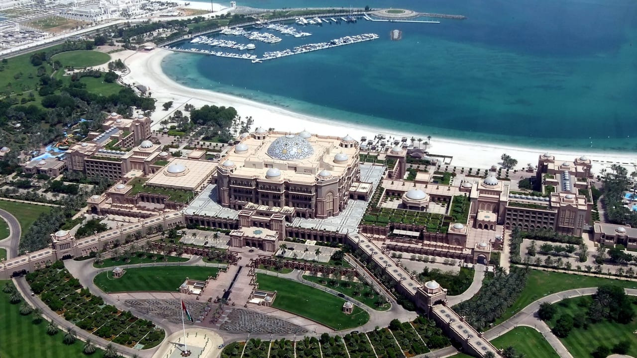 Gesamte Hotelanlage von oben Emirates Palace Mandarin Oriental