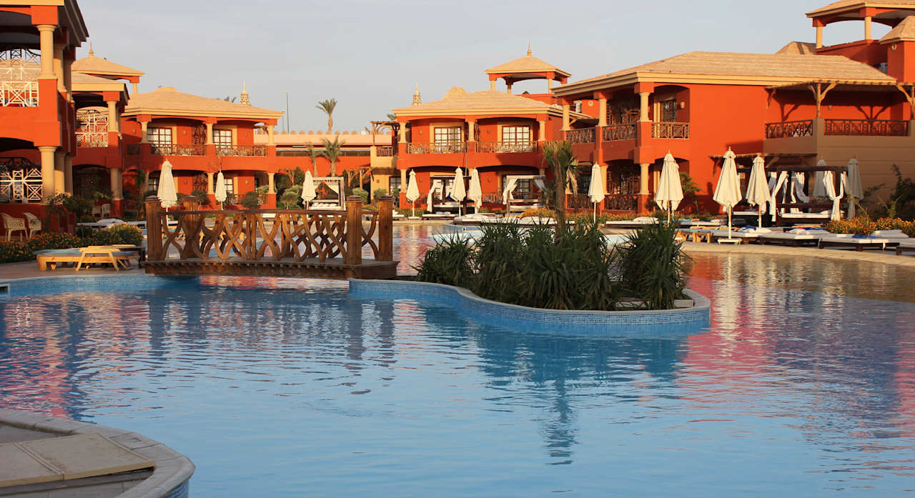 Poolanlage im 400 Bereich Pickalbatros Alf Leila Wa Leila Resort - Neverland Hurghada