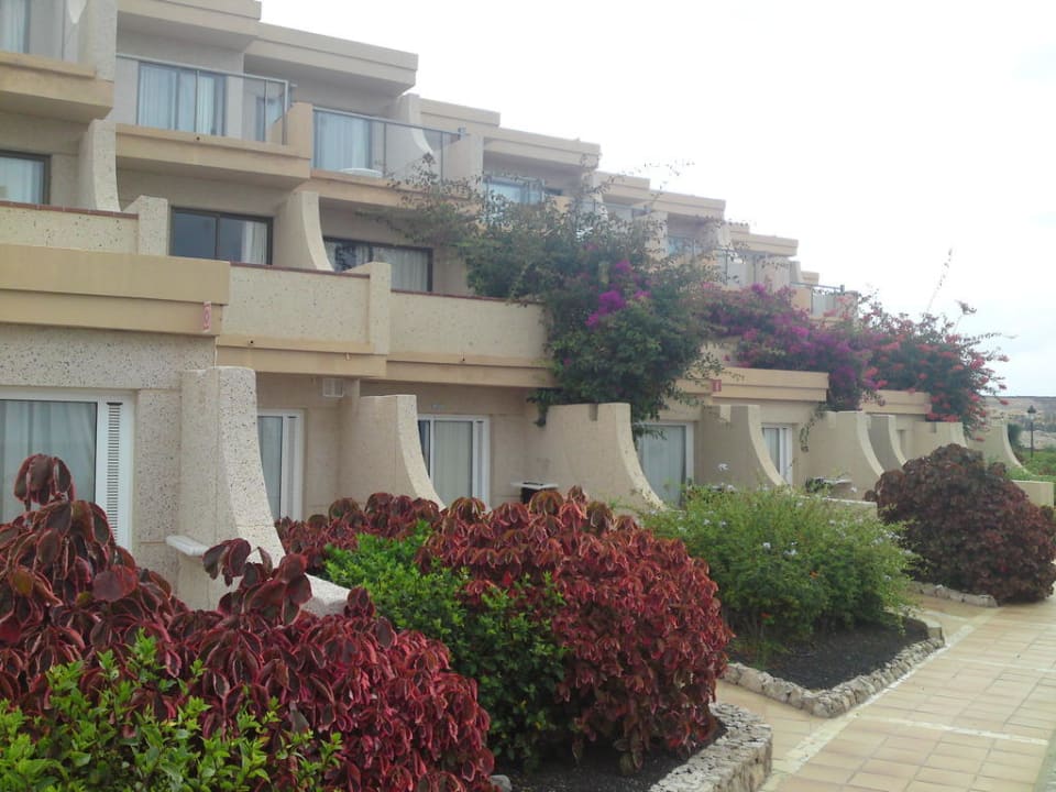 Zimmereingänge an der Meerseite SBH Hotel Taro Beach