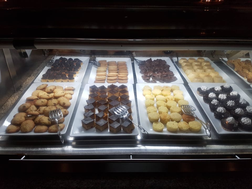Dessertauswahl afrikanisches Restaurant  Hotel Riu Touareg