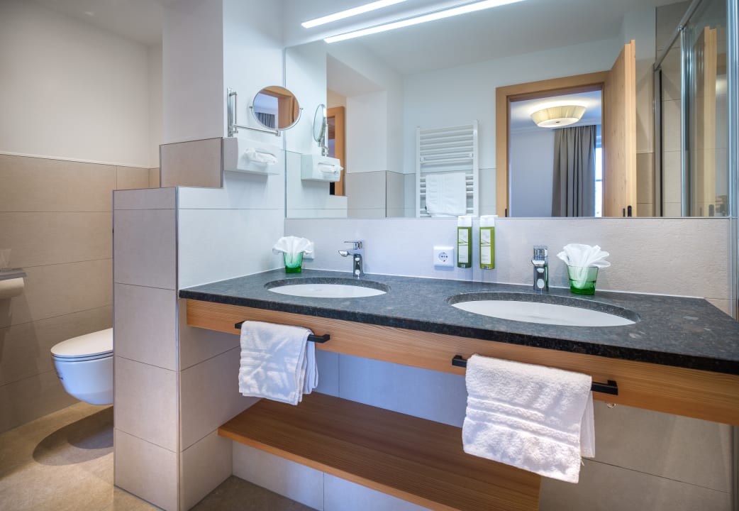 Zimmer Häuserl im Wald