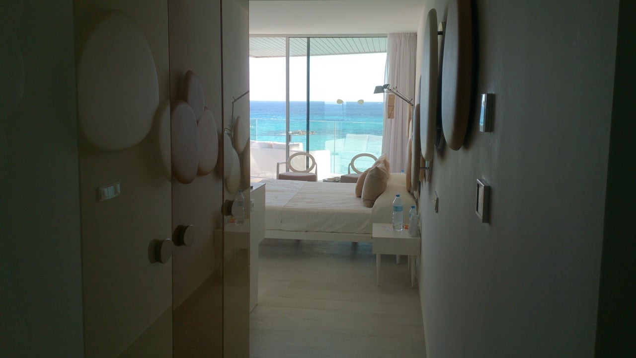 Vom Eingangsbereich aus. Links Kleiderschrank Son Moll Sentits Hotel & Spa