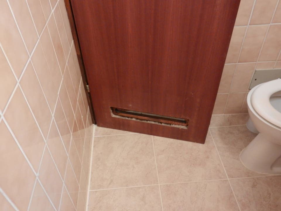 Desolate Badezimmertür Villas Arbia - Rio & Magdalena