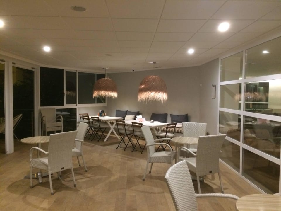 Sitzgelegenheiten Poolbar Hotel Vista Odin