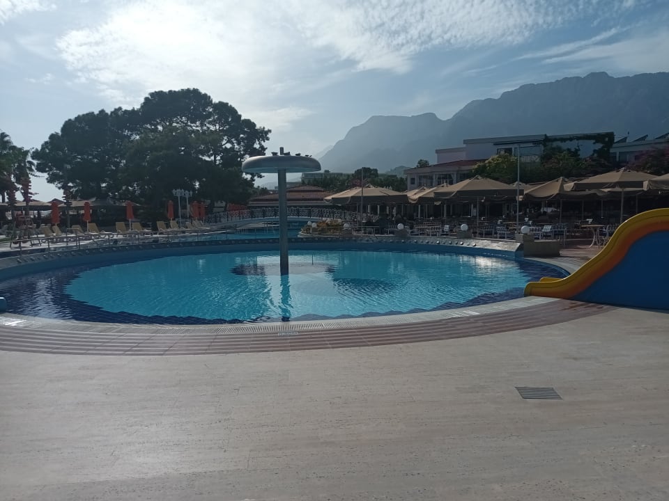Pool Club Boran Mare Beach
