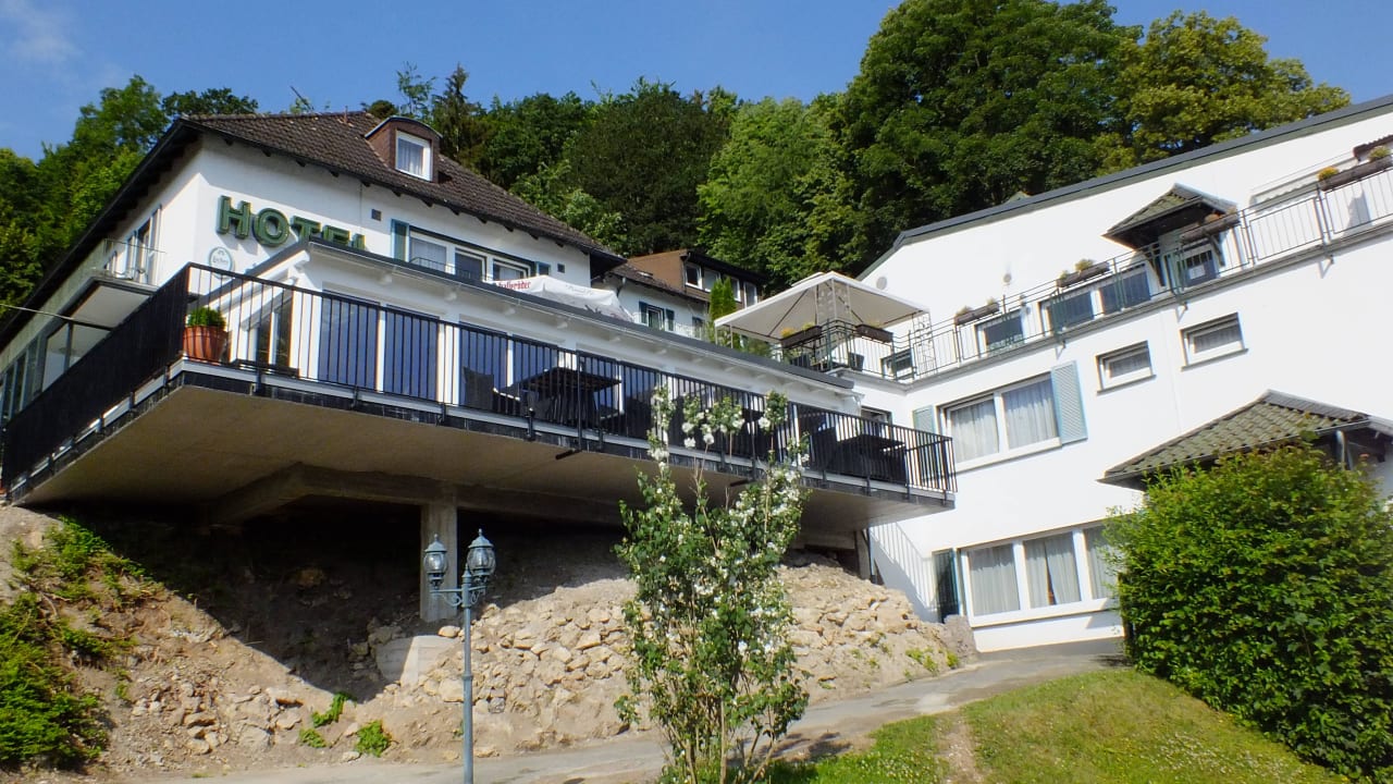 Blick von der Auffahrt auf das Hotel Waldhotel Soodener Hof