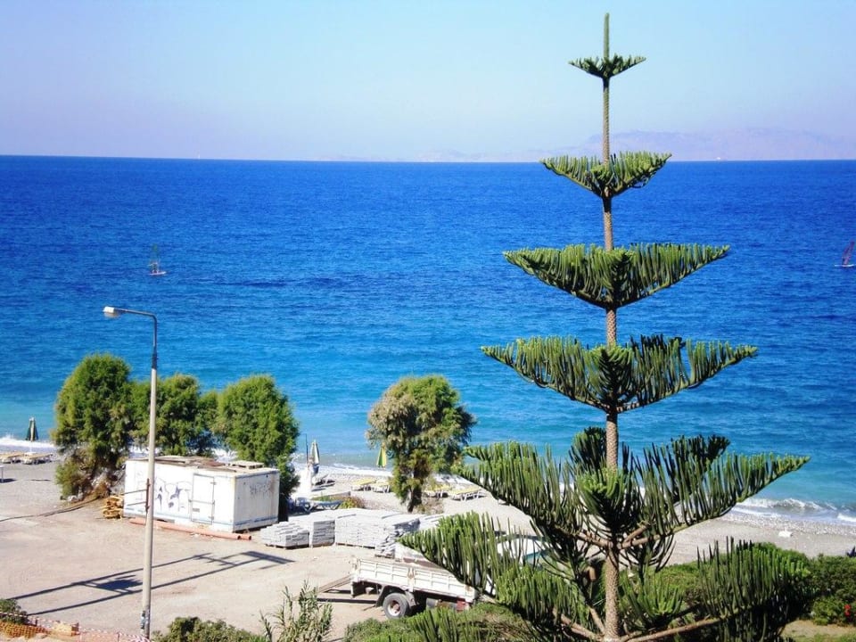 Widok z pokoju Belair Beach Hotel