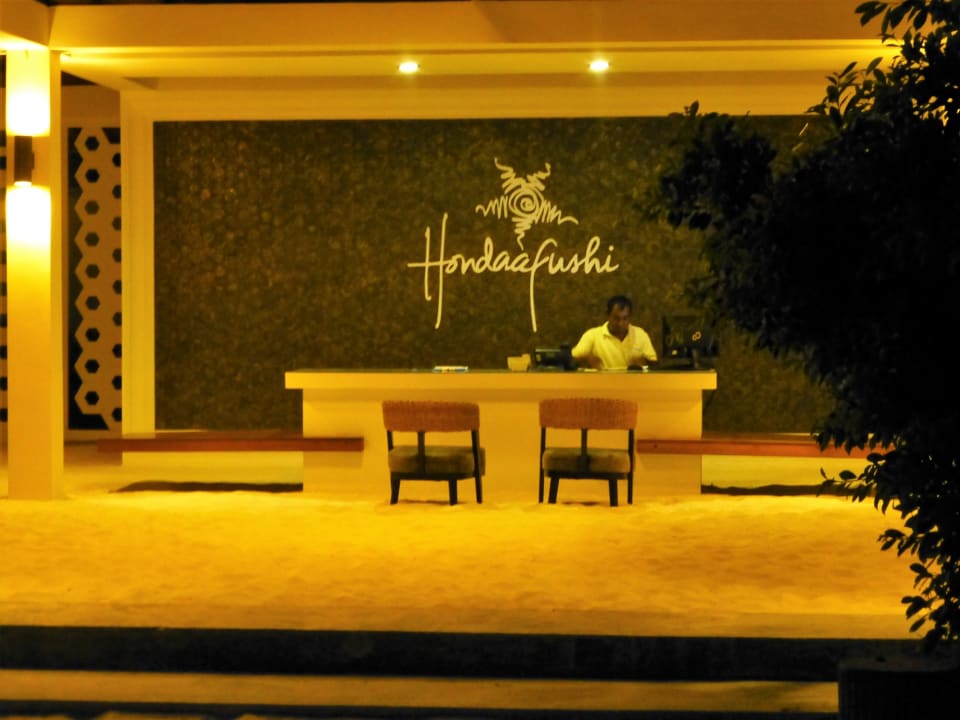 Lobby Hondaafushi Island Resort
