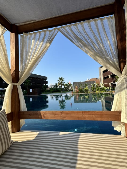 Pool Jacaranda Luxury Resort