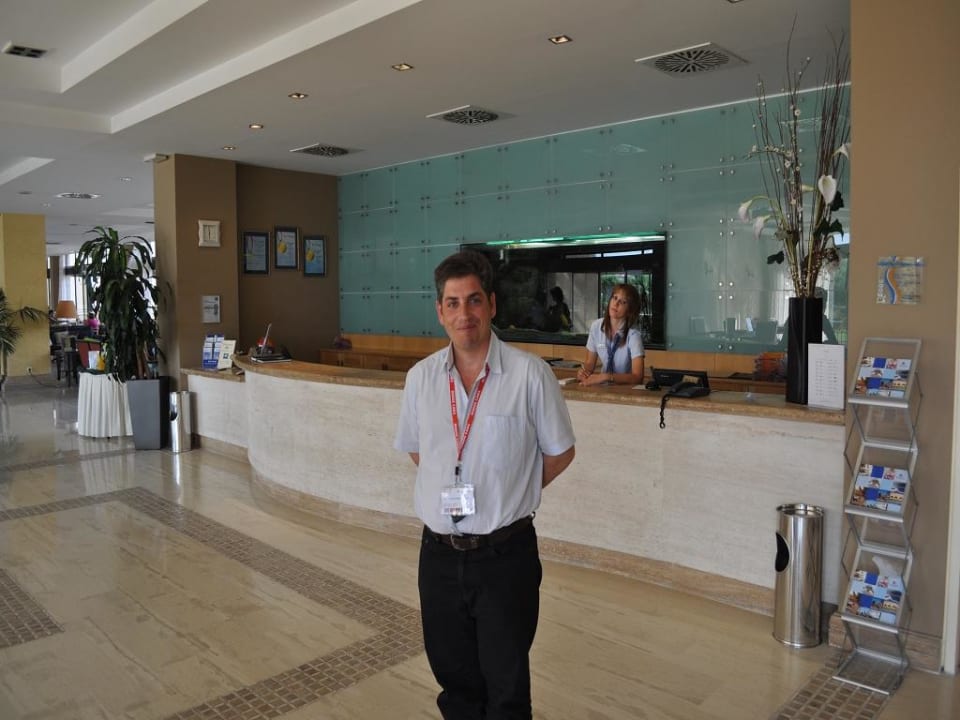 Chef Savas von Rhodos Cars  Atlantica Aegean Blue