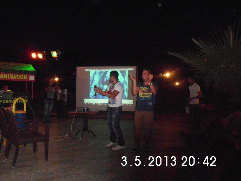 Checker und Super Mario beim Karaoke Club Side Coast