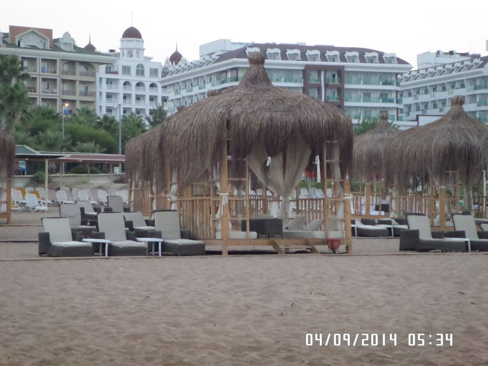 Strand Kamelya Aishen Club