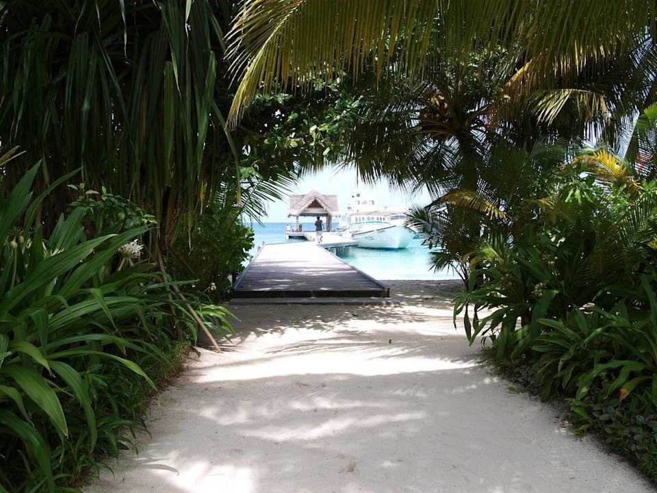 Blick auf den Hauptsteg Kuramathi Maldives