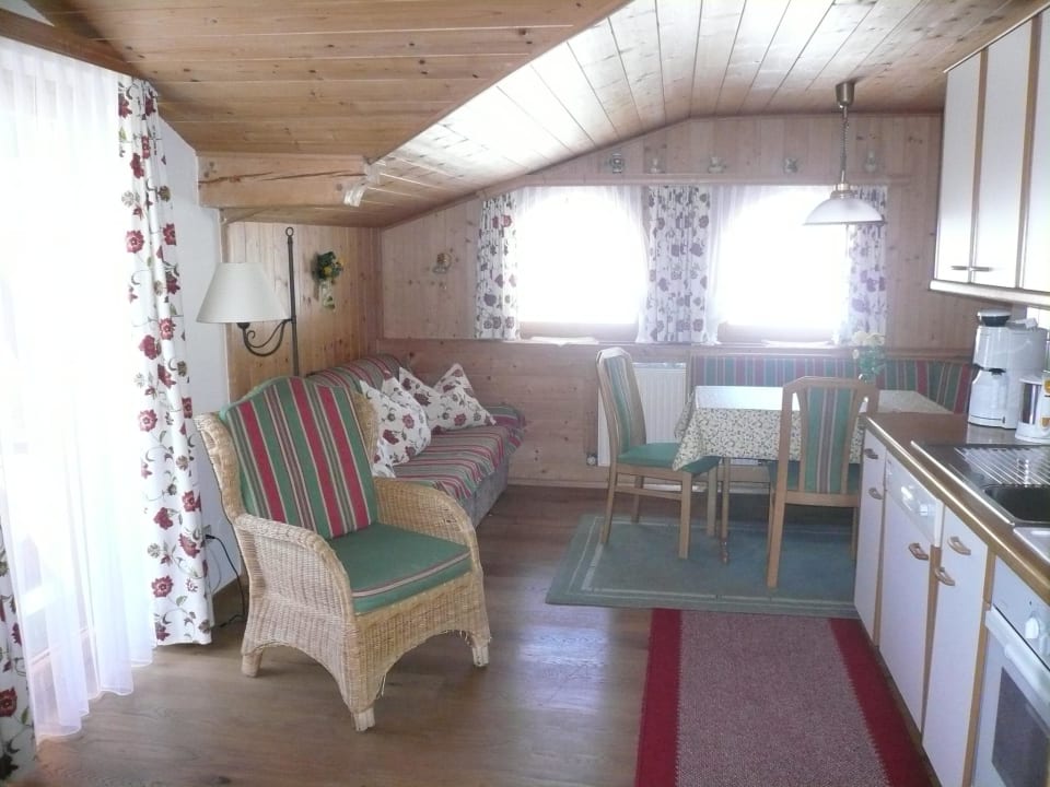 Großes Wohnzimmer mit Küchenzeile Haus Elisabeth