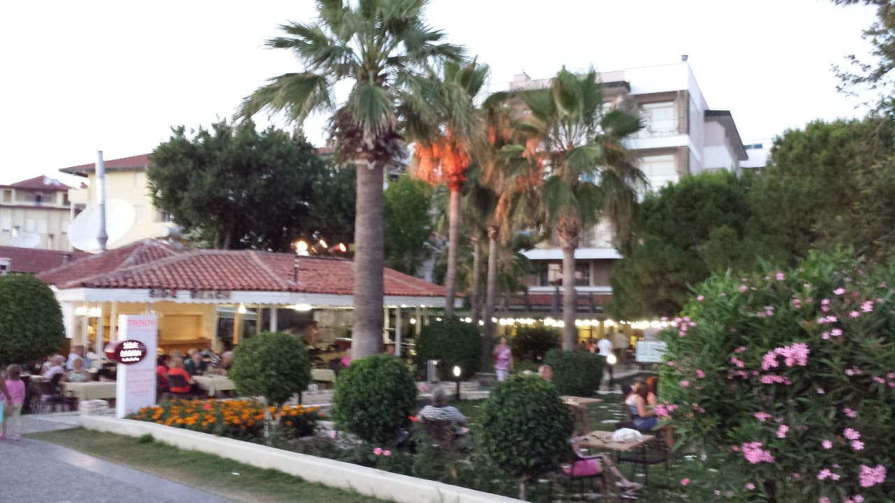 Das Hotel von der Promenade aus Trendy Side Beach Hotel - Adults only