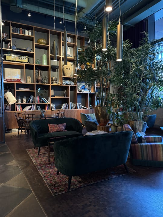 Lobby PIERDREI Hotel HafenCity Hamburg